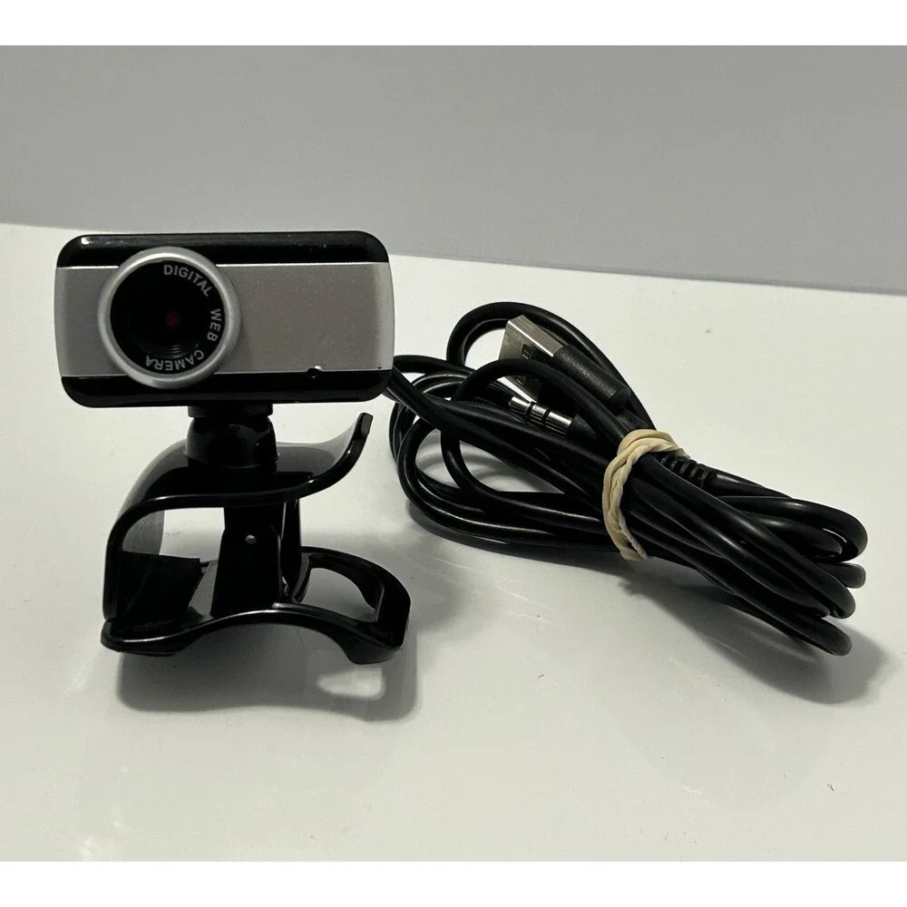 Xtreme Tech Clip-On Webcam with Built-in Microphone - Black